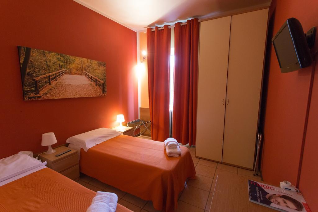 Hotel Pontenuovo Merone Room photo